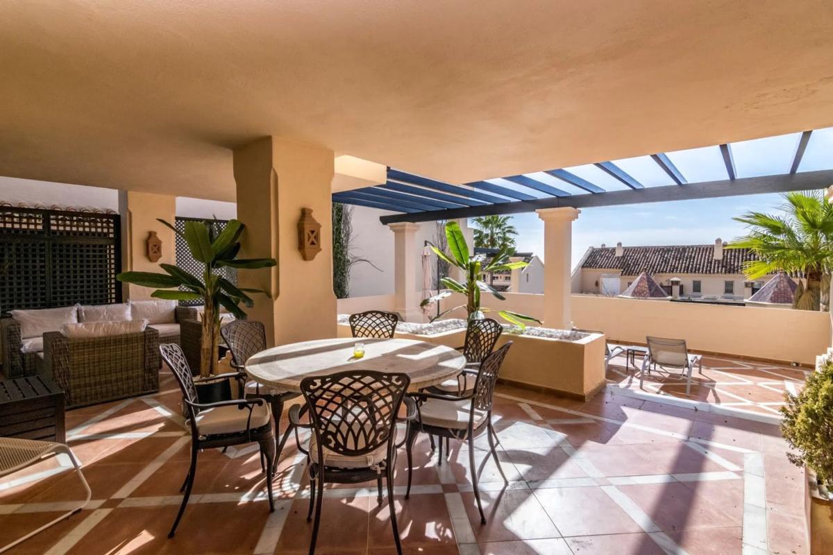 Venta de piso en Barrio Los Naranjos, Marbella
photo 1