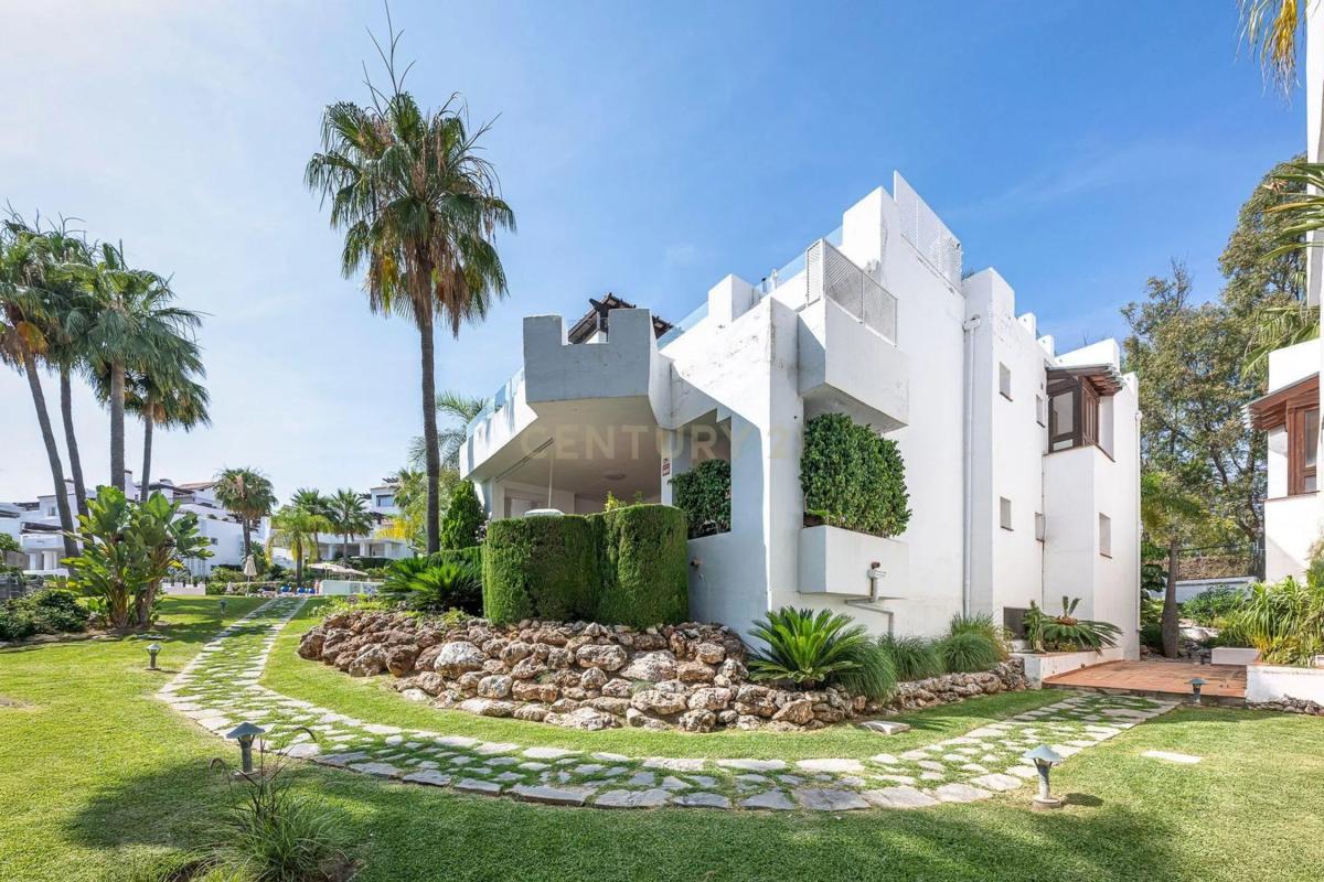 Venta de piso en Urbanización Aloha Lake, Marbella
photo 2