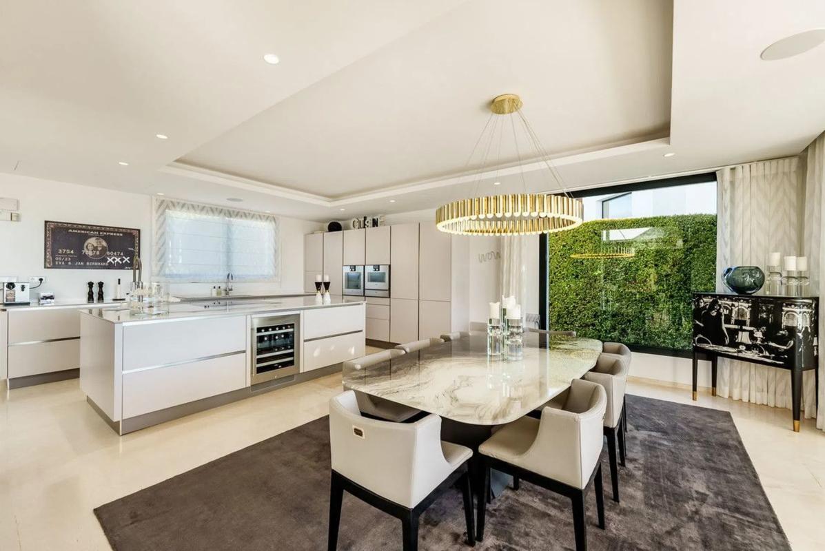 Venta de chalet independiente en Calle Haza del Conde, 1 Z, Marbella
photo 2