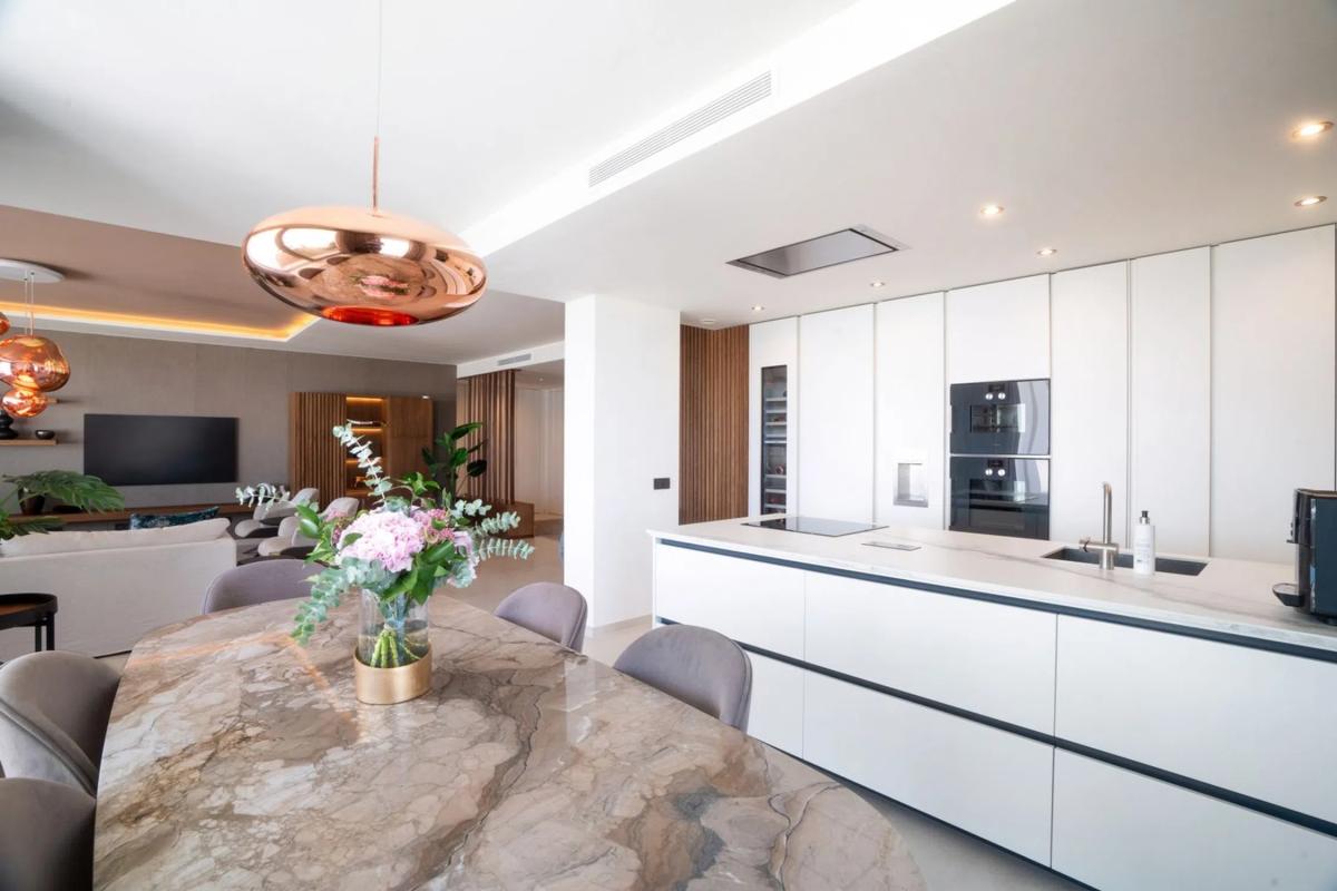 Venta de piso en Barrio Los Naranjos, Marbella
photo 1