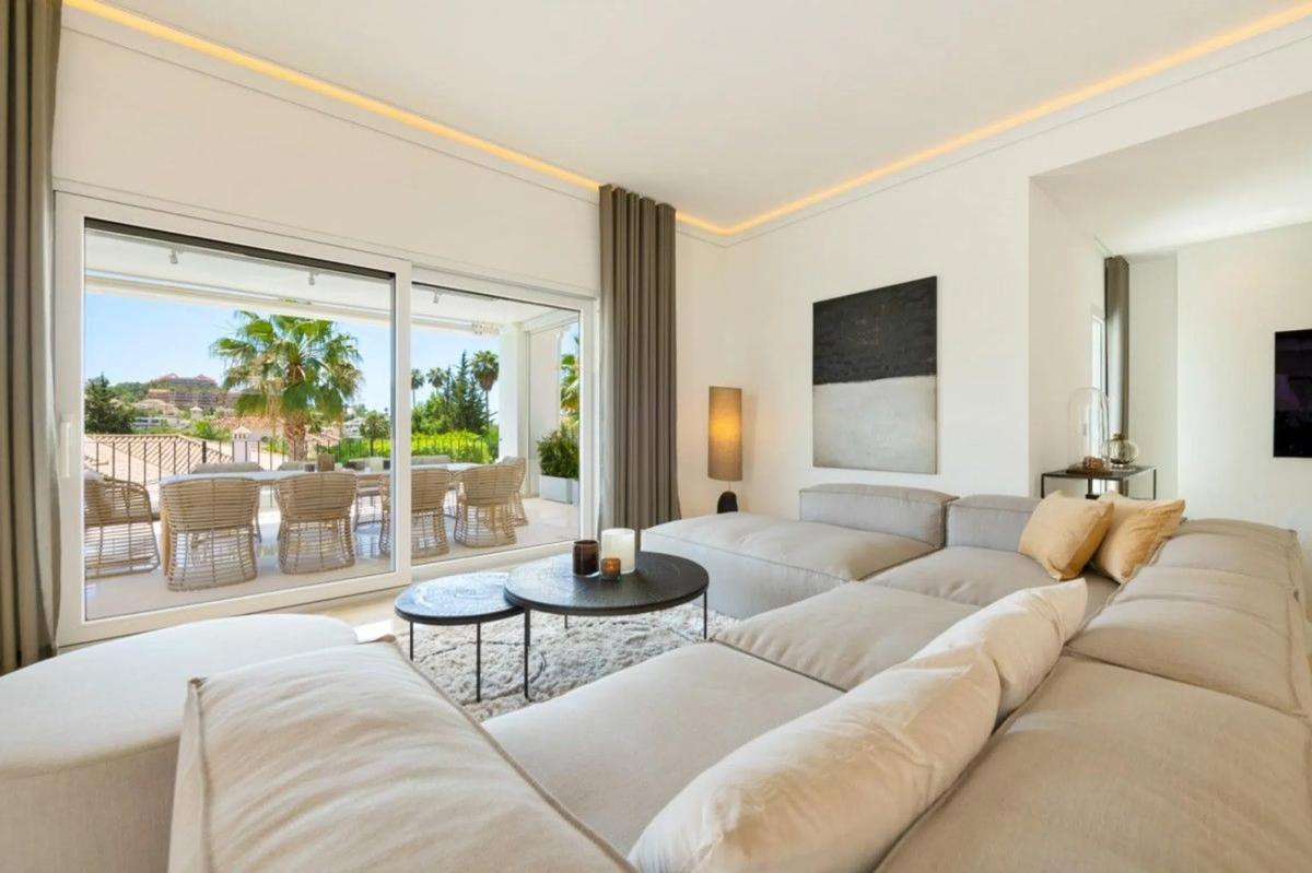 Venta de chalet independiente en Calle Cefeo 7 F s/n, Marbella
photo 1