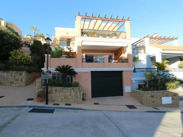 Independent chalet for sale in Calle Pléyades, 10 -36, Marbella
 photo 1