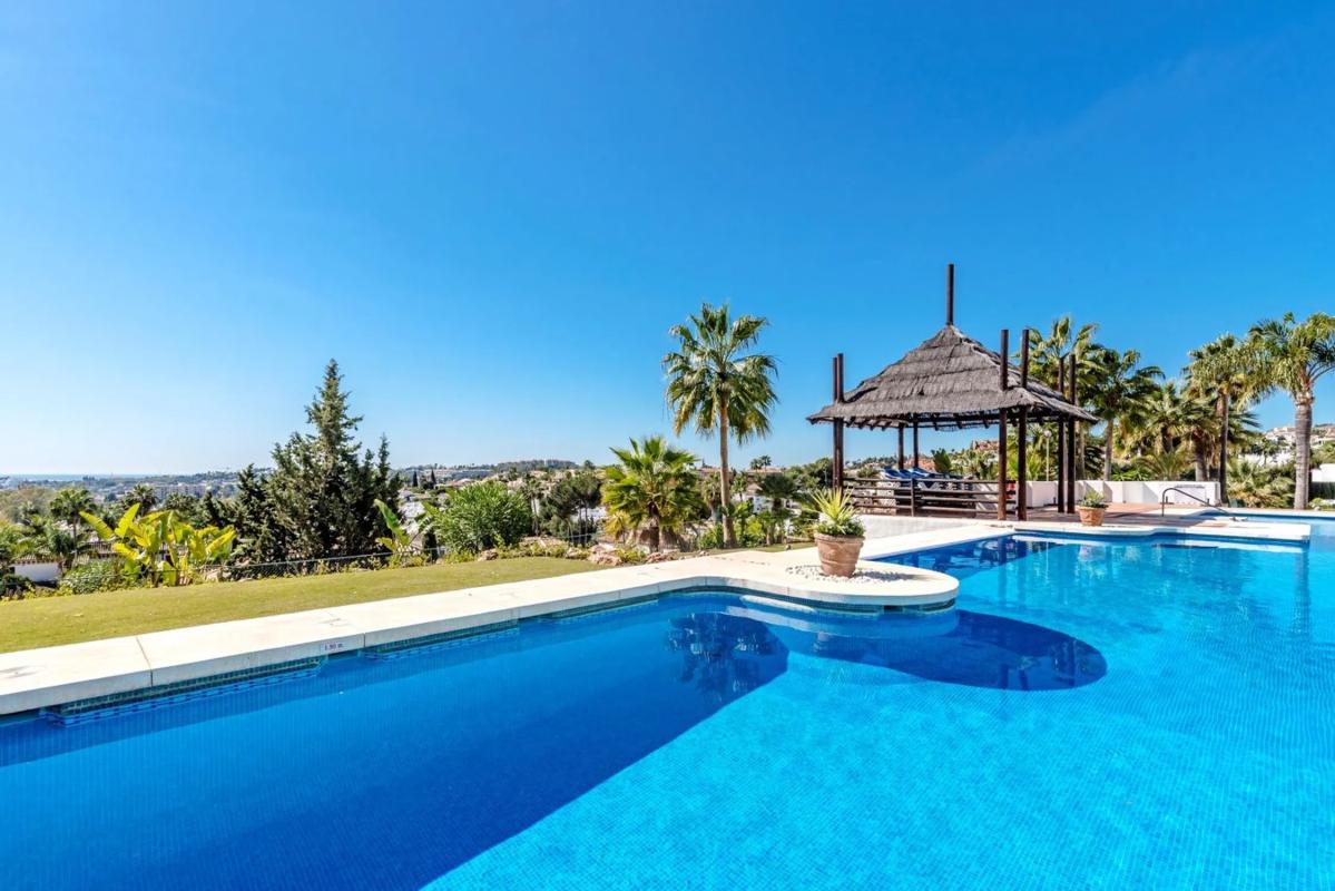 Venta de piso en Urbanización Aloha Lake, 24, Marbella
 photo 3