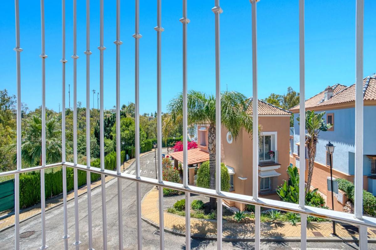 Venta de chalet adosado en Urbanizacion N Andalucia L, 27 , Marbella photo 2