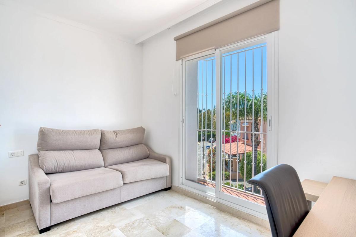 Venta de chalet adosado en Urbanizacion N Andalucia L, 27 , Marbella photo 4
