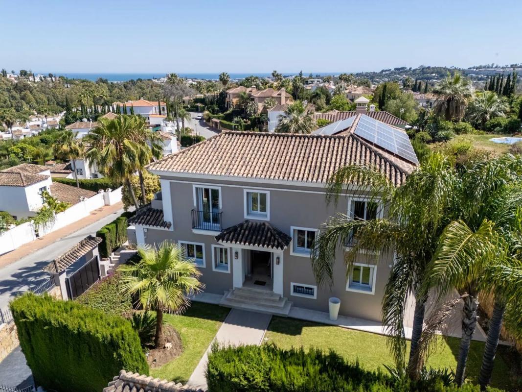 Sale of independent chalet in Calle Auriga, Marbella
photo 1
