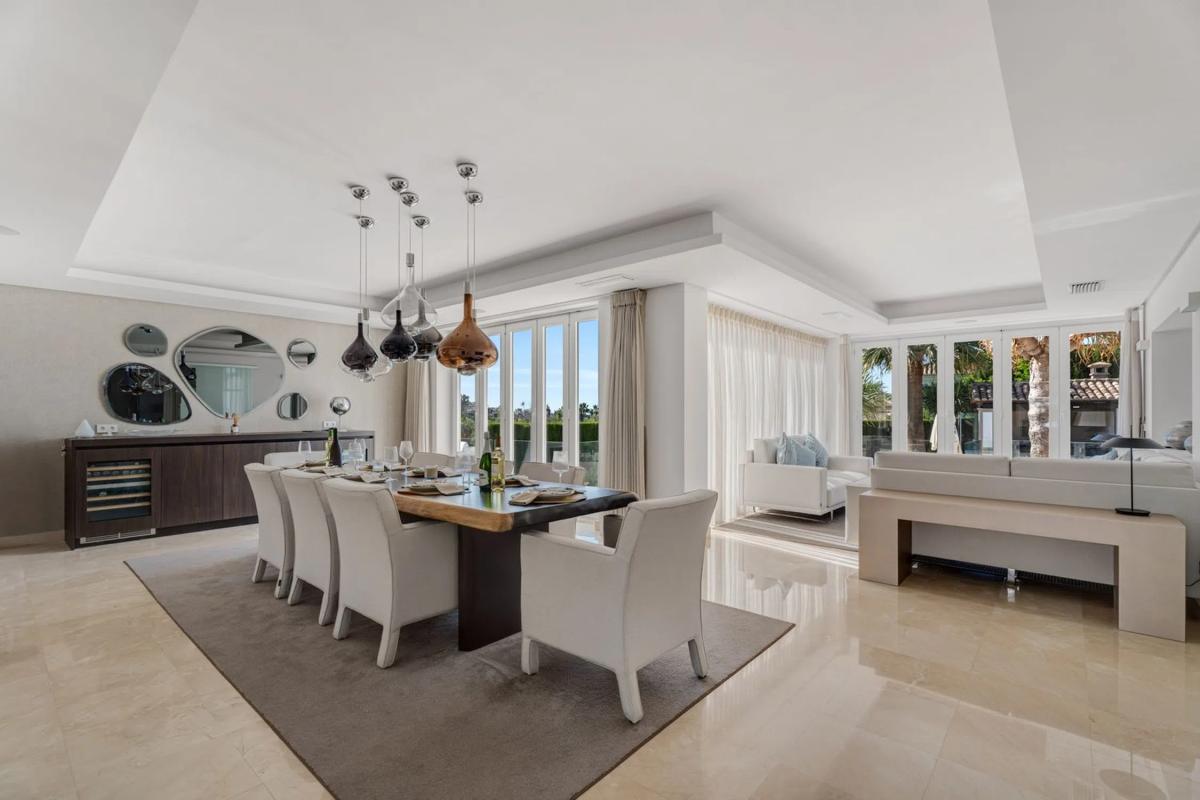 Sale of independent chalet in Calle Auriga, Marbella
photo 2