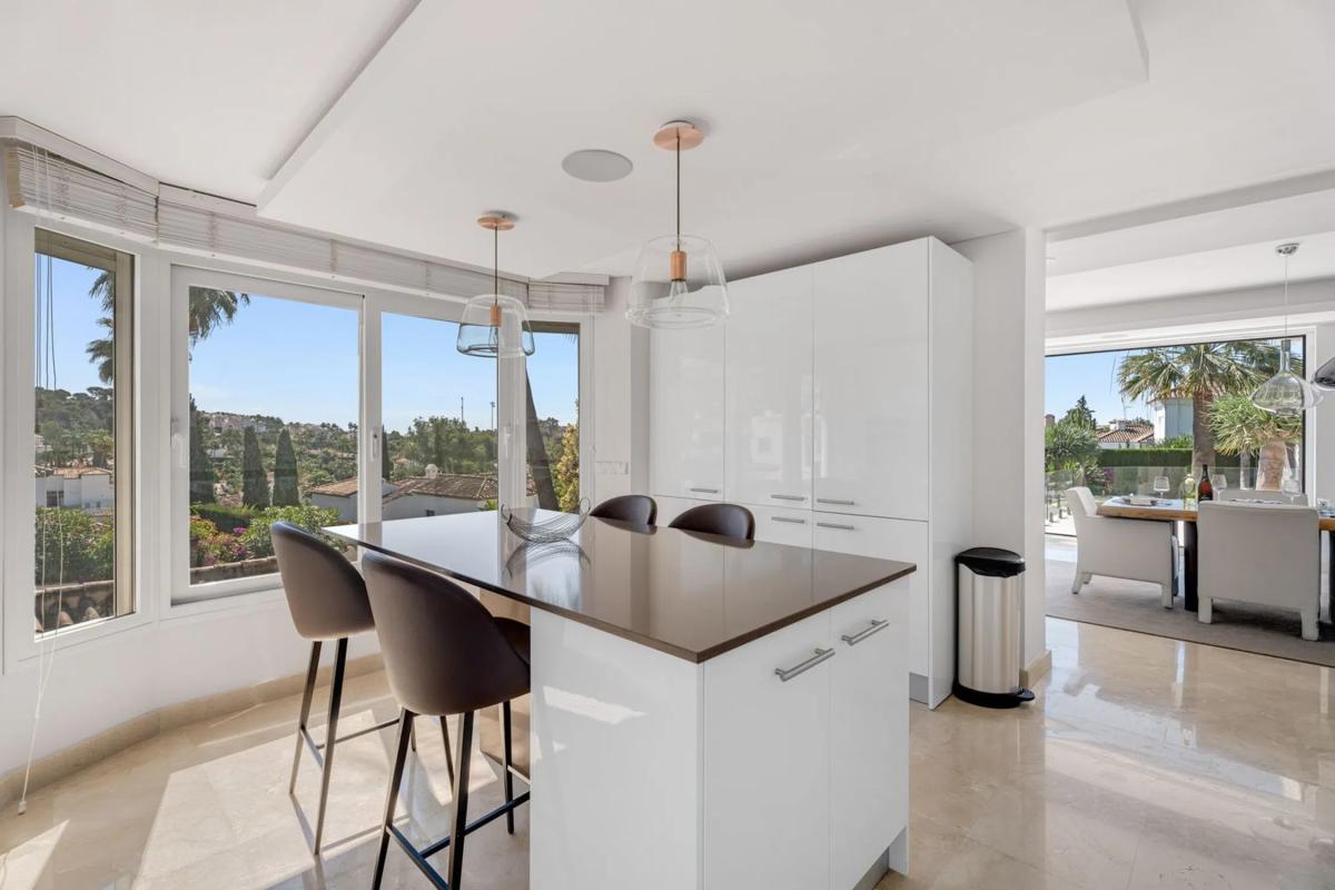 Sale of independent chalet in Calle Auriga, Marbella
photo 3