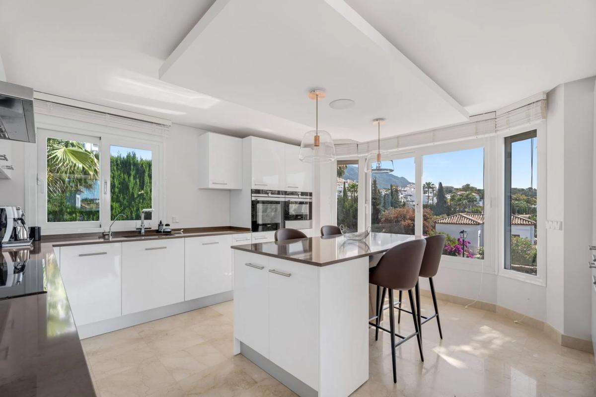 Sale of independent chalet in Calle Auriga, Marbella
photo 5