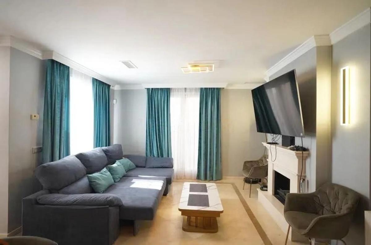 Venta de chalet independiente en Barrio Los Naranjos, Marbella
photo 3