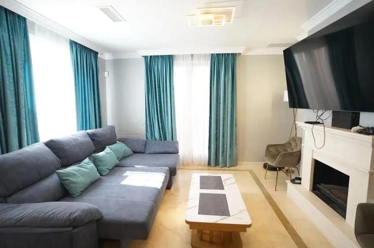 Venta de chalet independiente en Barrio Los Naranjos, Marbella
photo 4