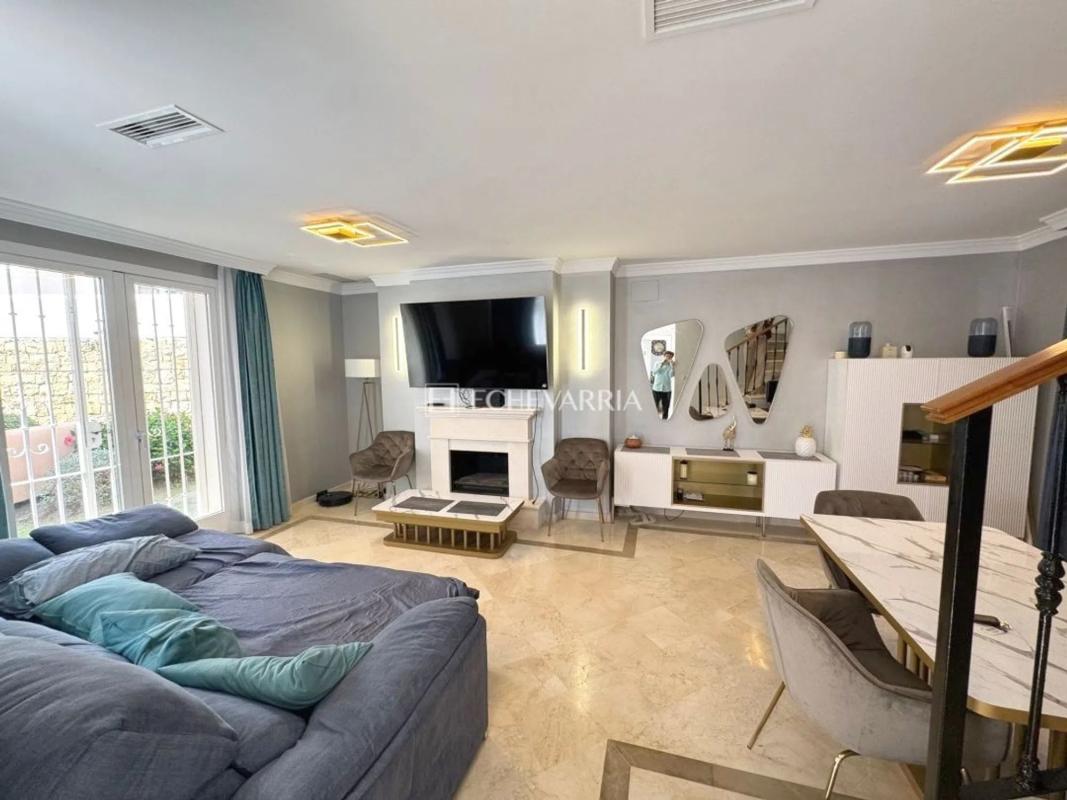 Venta de chalet independiente en Barrio Los Naranjos, Marbella
photo 5