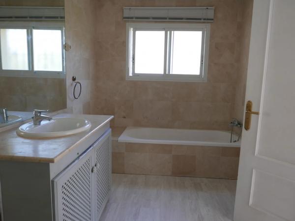 Independent chalet for sale in Urbanizacion Nueva Andalucia 4J, Marbella
 photo 4