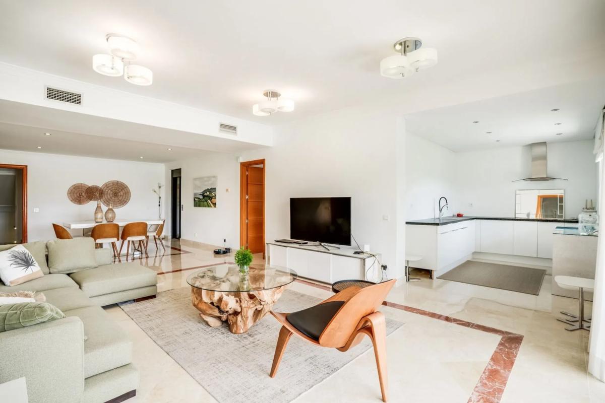 Venta de chalet independiente en Parque el Colorado, 104, Marbella
photo 1