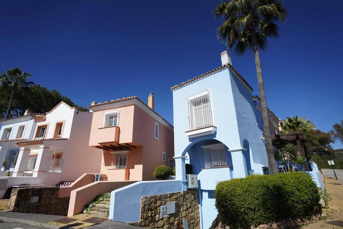 Venta de chalet adosado en  Urbanización Aloha Lake, 18 , Marbella photo 5