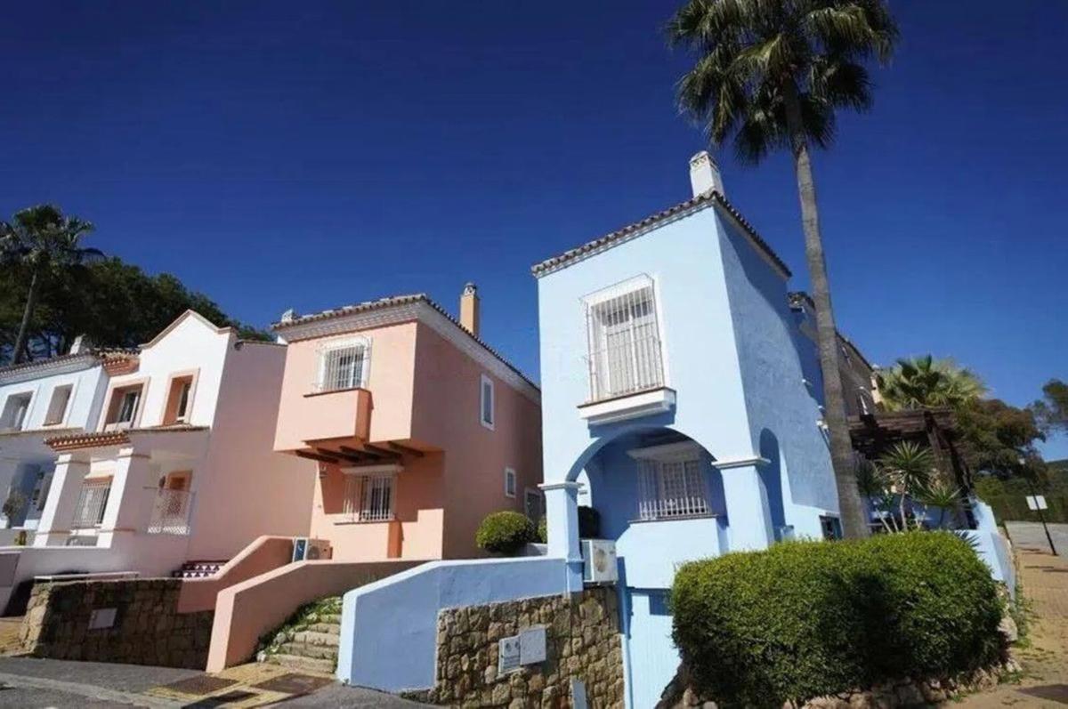 Venta de chalet adosado en Vía , Marbella photo 4
