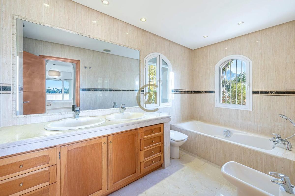 Venta de chalet independiente en Calle Sirio, Marbella
photo 4