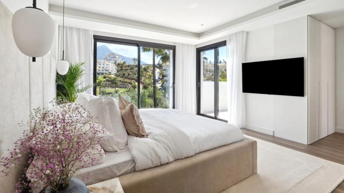 Venta de chalet independiente en Calle Pléyades, 28, Marbella
 photo 4