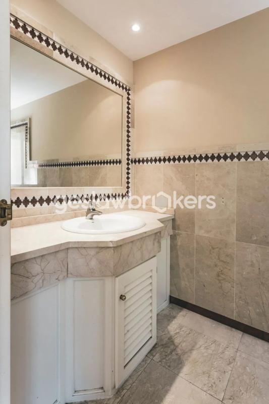 Sprzedaż niezależnego domku jednorodzinnego w Calle Aries, 57 A, Marbella photo 3
