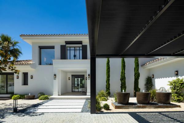 Chalet wolnostojący na sprzedaż w Calle Auriga, Marbella thumbnail 2