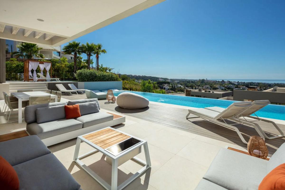 Venta de chalet independiente en Barrio Los Naranjos, Marbella
photo 4