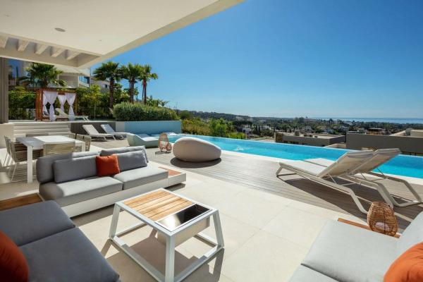 Chalet wolnostojący na sprzedaż w  Barrio Los Naranjos, Marbella photo 4
