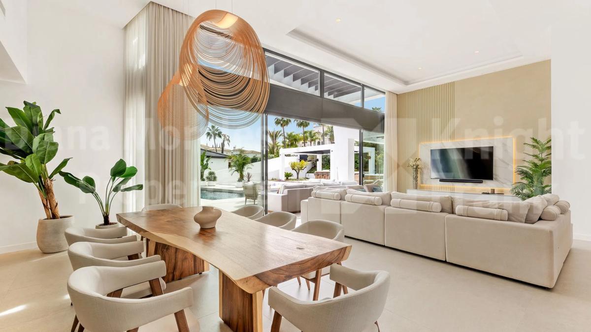 Venta de chalet independiente en Barrio Los Naranjos, Marbella
photo 2