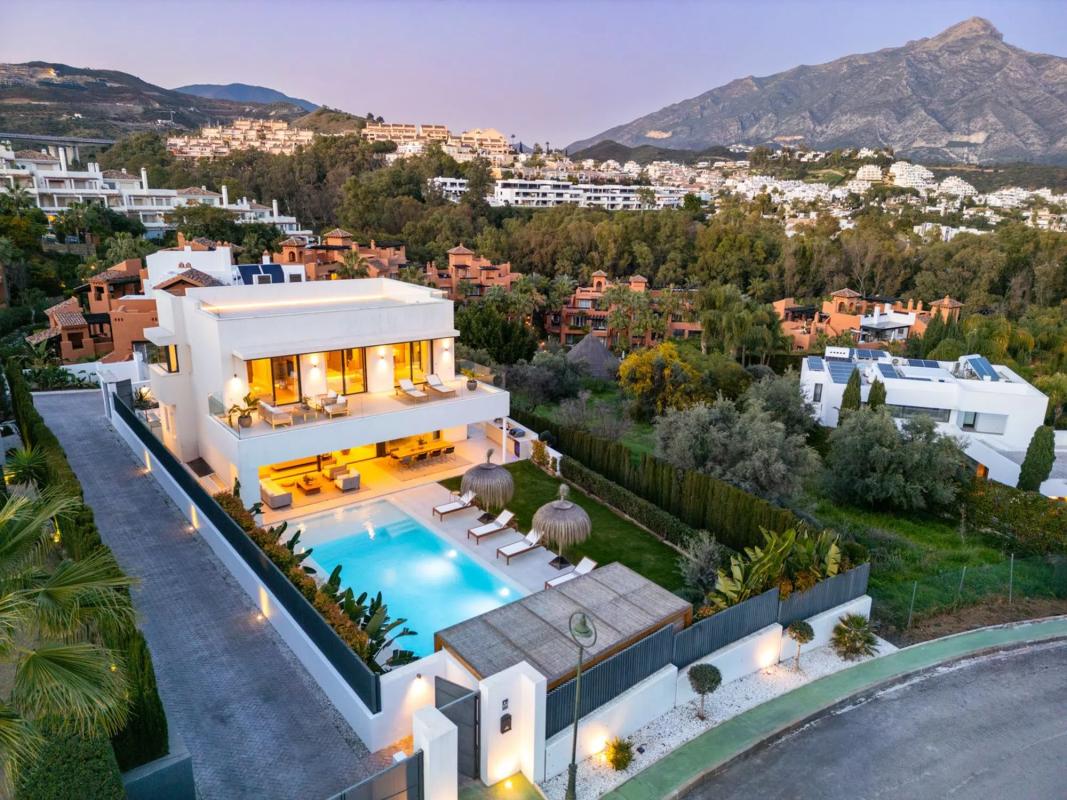 Venta de chalet independiente en Barrio Los Naranjos, Marbella
photo 3
