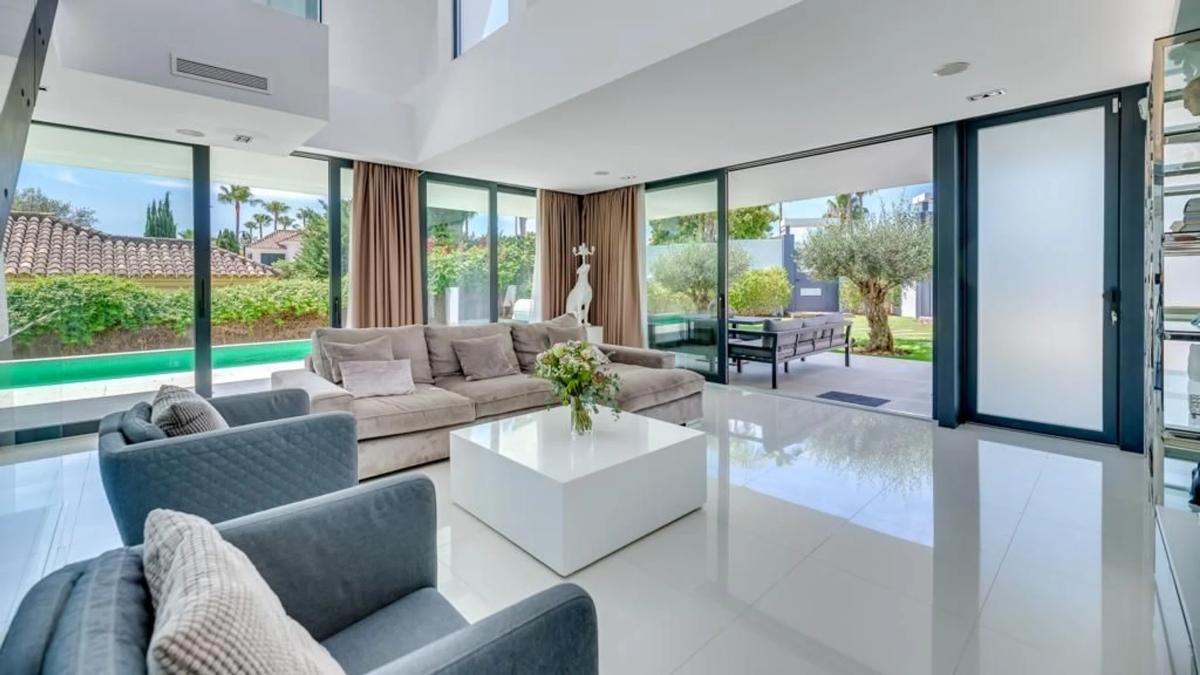 Venta de chalet independiente en Osa Mayor, Marbella
photo 3