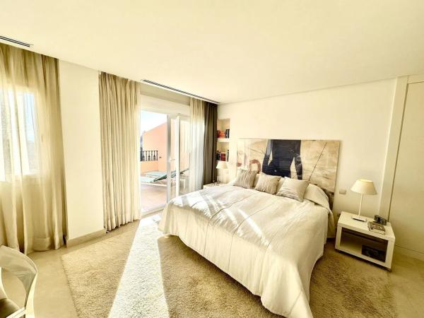 Duplex na sprzedaż w URB. VISTA REAL, CL PLEYADES-NVA ANDALUCIA H 39(P) N2-12 Es:5 Pl:02 Pt:2B, 502, Marbella photo 3