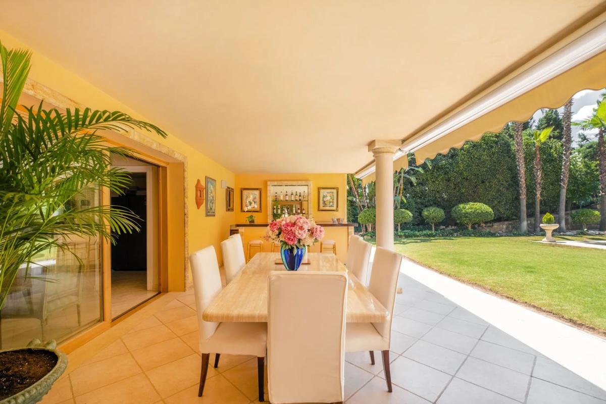 Venta de chalet independiente en Barrio Los Naranjos, Marbella
photo 3