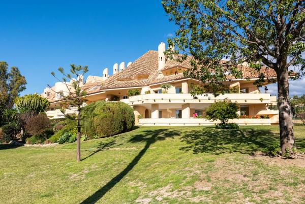 Mieszkanie na sprzedaż w Avenida del Prado s/n, Marbella photo 1