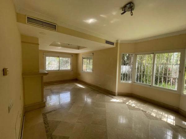 Chalet independiente en venta en Calle Aries, 57 A, Marbella
thumbnail 2