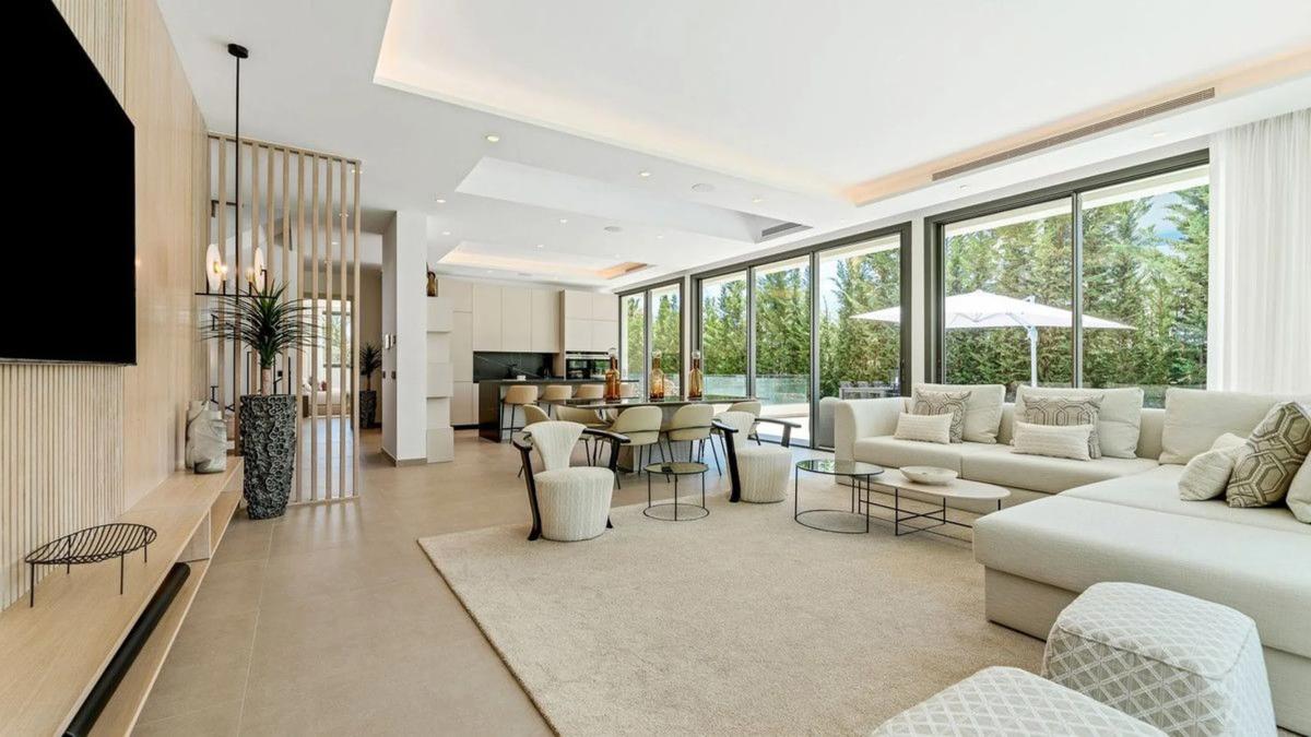 Venta de chalet independiente en Barrio Los Naranjos, Marbella
photo 5