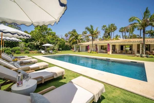 Chalet independiente en venta en Calle Osa Menor 2G, 10 -6, Marbella
thumbnail 1