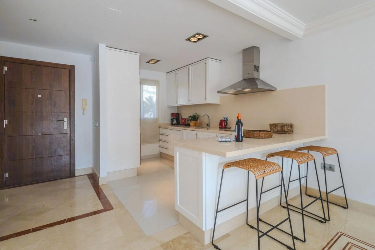 Venta de piso en Barrio Los Naranjos, Marbella
 photo 2