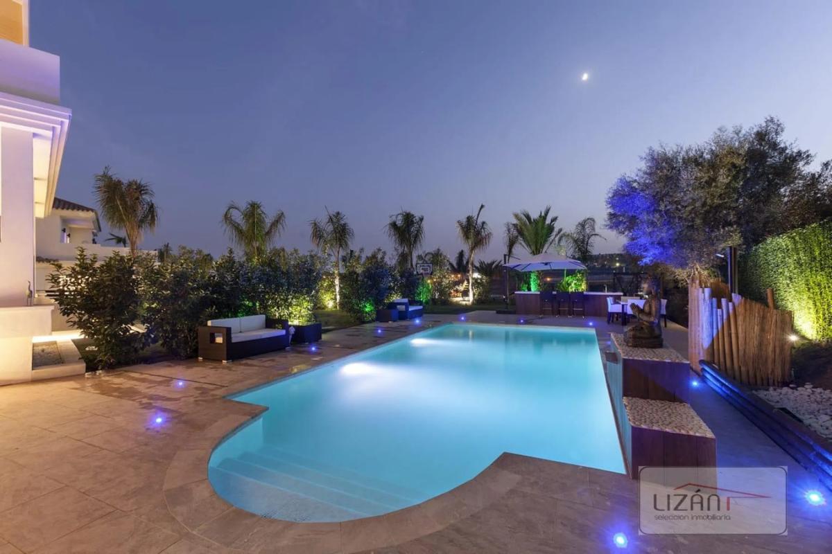 Sprzedaż niezależnego domku jednorodzinnego w  Barrio Los Naranjos, Marbella photo 2