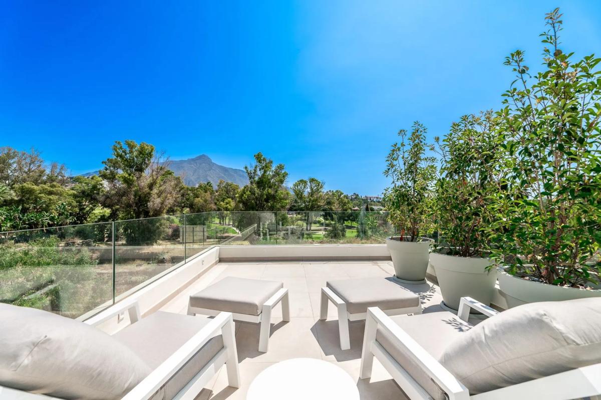 Venta de chalet independiente en Calle Osa Mayor, Marbella
photo 4