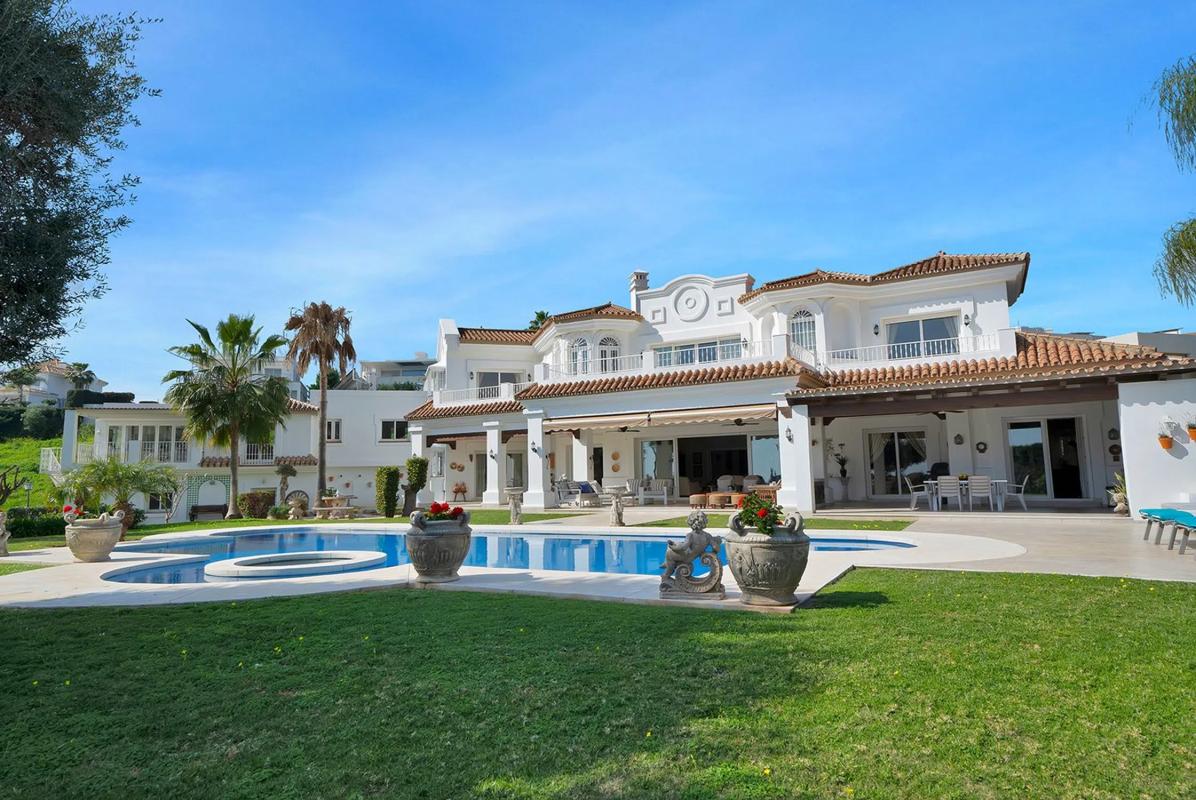Sprzedaż niezależnego domku jednorodzinnego w  Calle Haza del Conde, Marbella photo 3