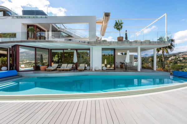 Chalet independiente en venta en Barrio Los Naranjos, Marbella
thumbnail 1