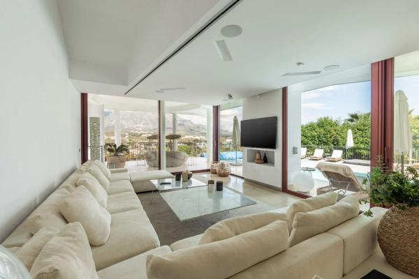 Chalet independiente en venta en Barrio Los Naranjos, Marbella
 photo 4