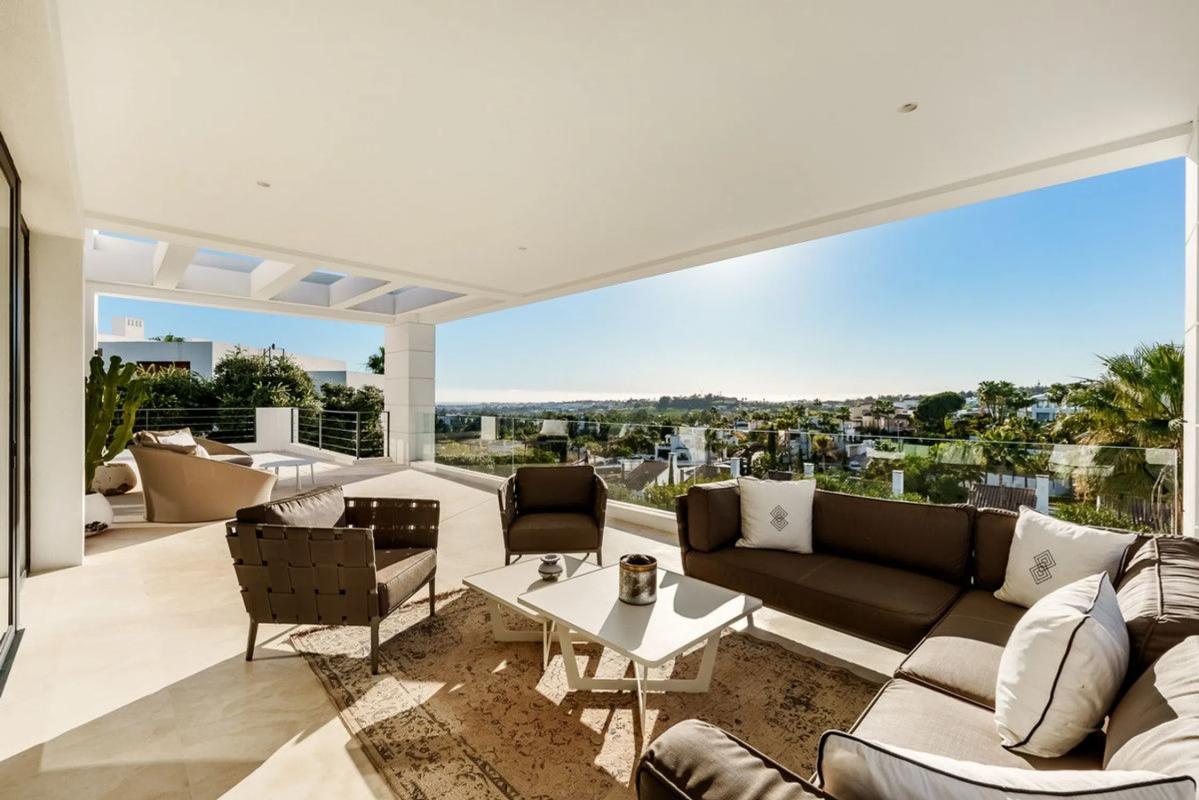 Venta de chalet independiente en Barrio Los Naranjos, Marbella
 photo 2