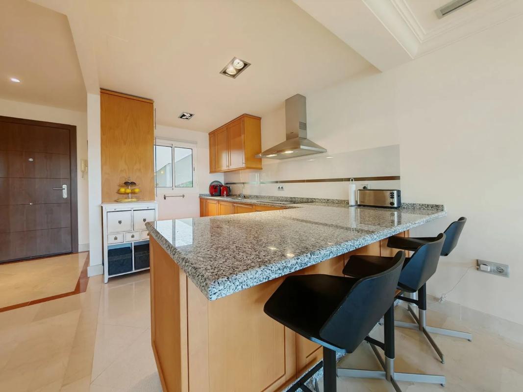 Sale of apartment in Barrio Los Naranjos, Marbella
photo 4