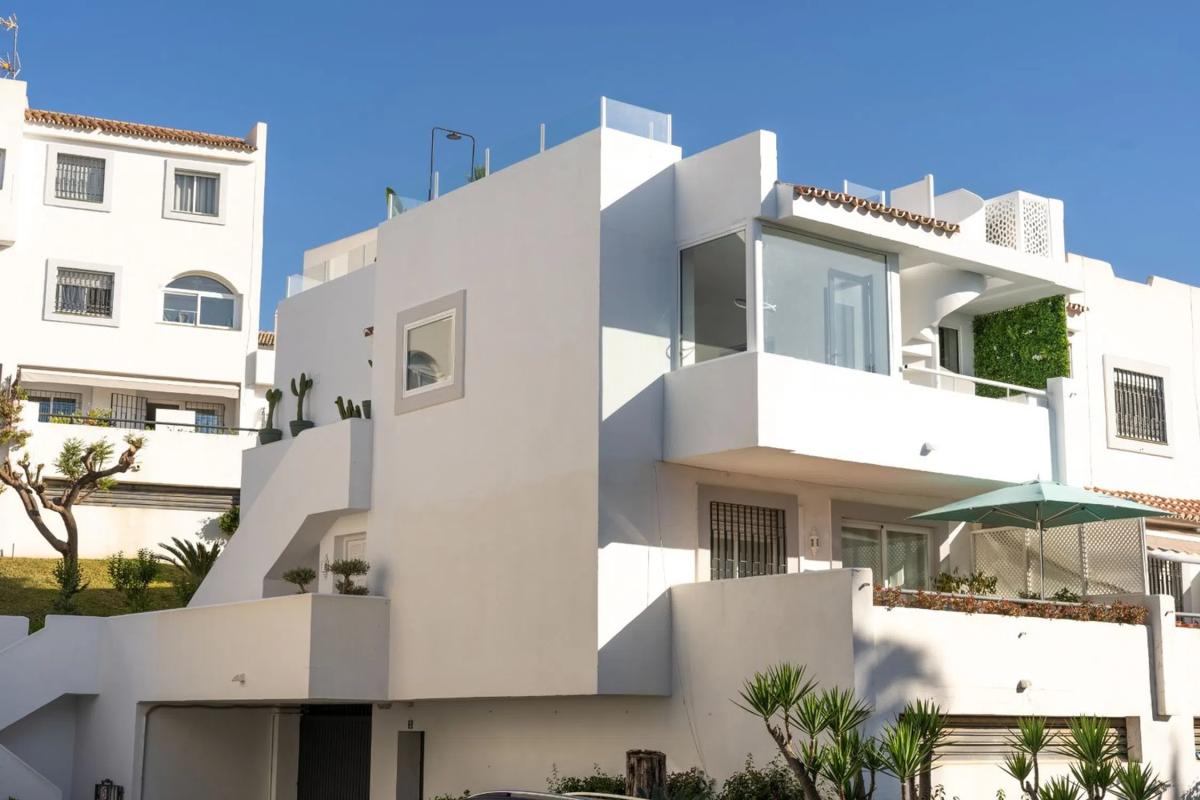 Sprzedaż poddasza w Barrio Los Naranjos, Marbella photo 1
