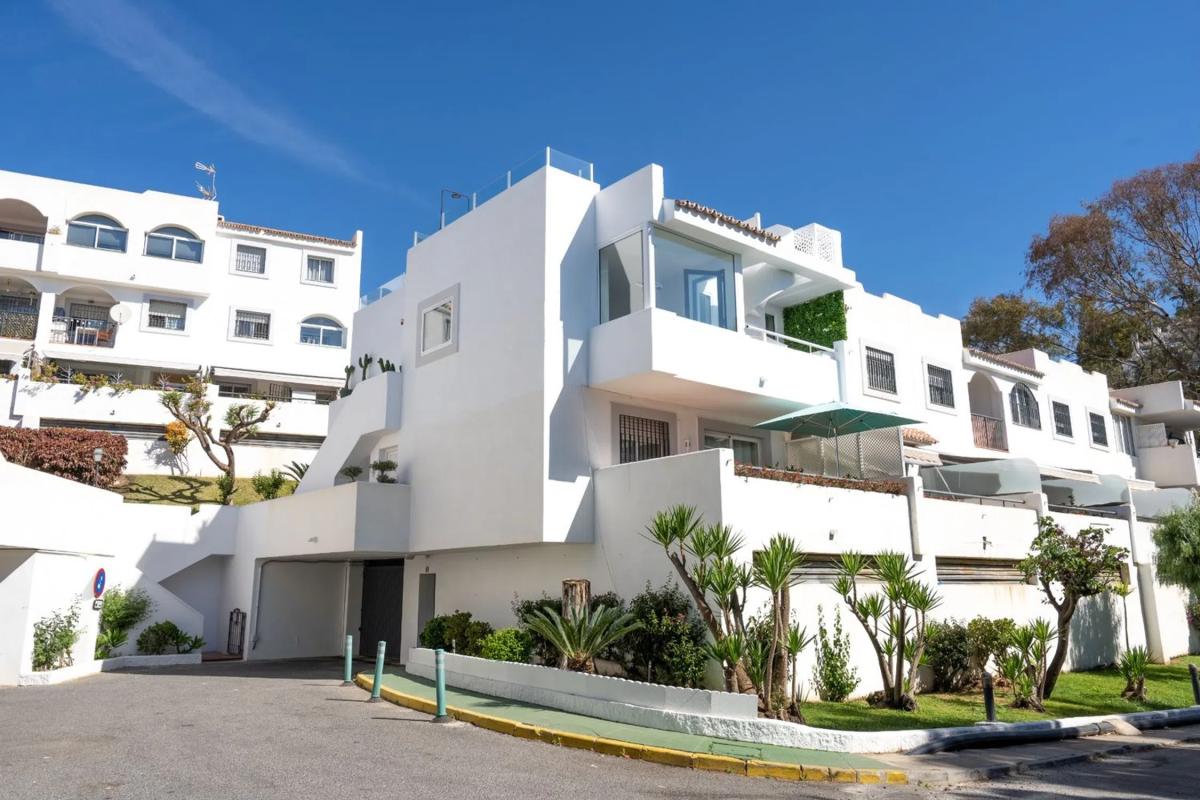 Sprzedaż poddasza w Barrio Los Naranjos, Marbella photo 2