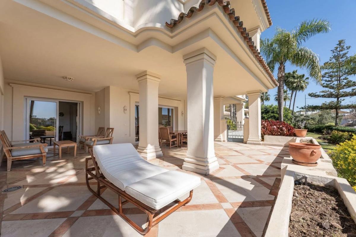 Venta de piso en Barrio Los Naranjos, Marbella
 photo 2