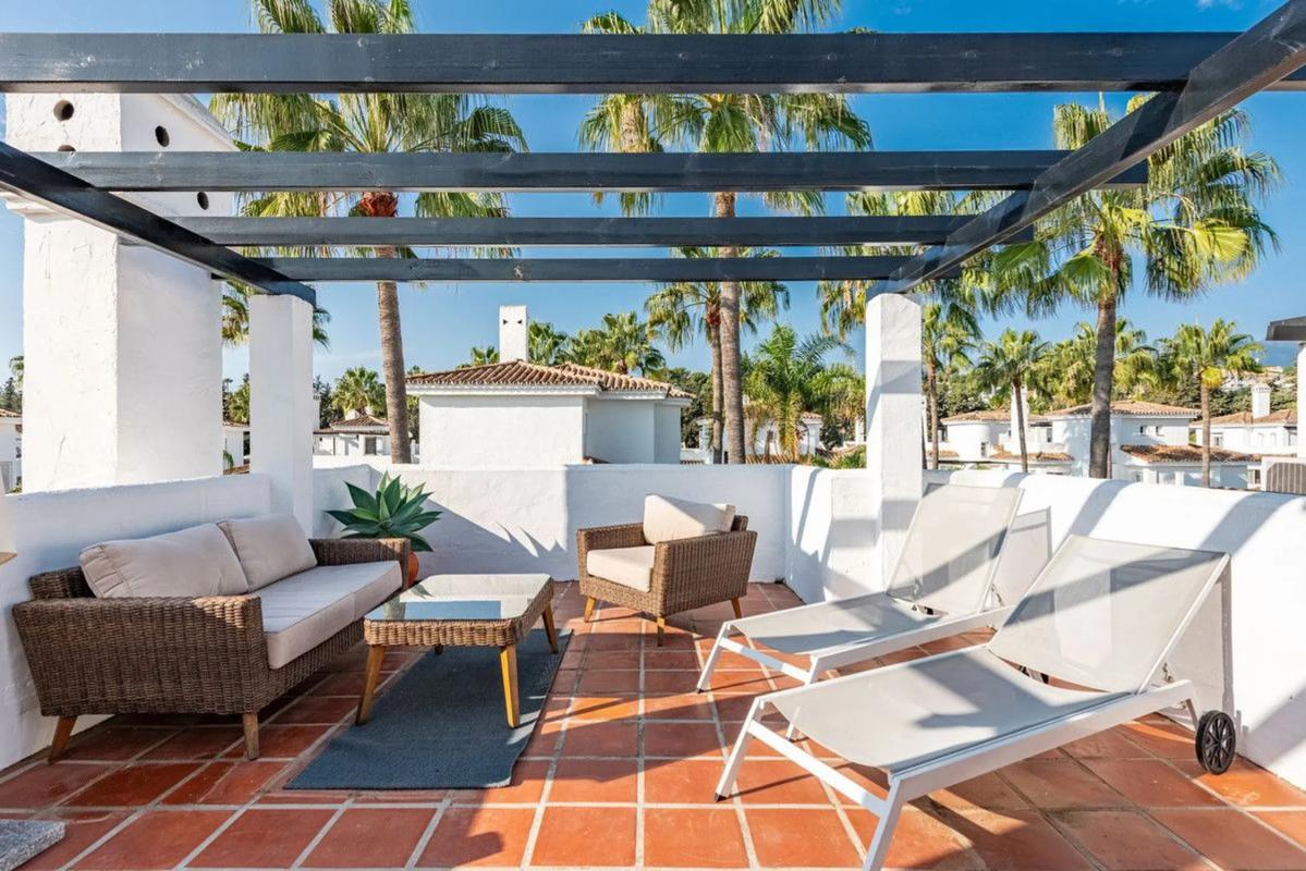 Venta de duplex en Barrio Los Naranjos, Marbella photo 1