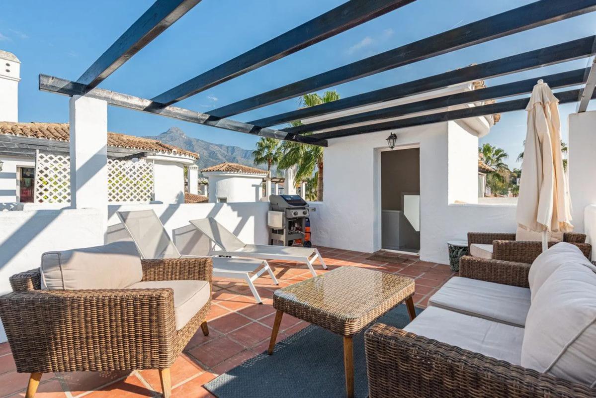 Venta de duplex en Barrio Los Naranjos, Marbella photo 2