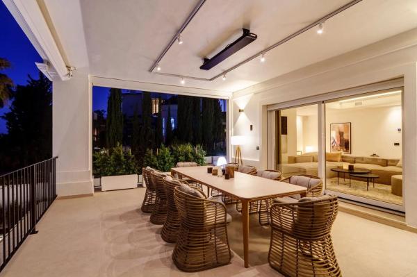 Chalet independiente en venta en Calle Artemisa, Marbella
thumbnail 2