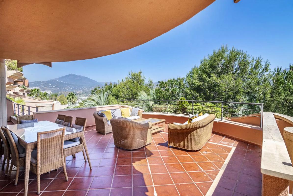Venta de piso en Barrio Los Naranjos, Marbella
photo 1